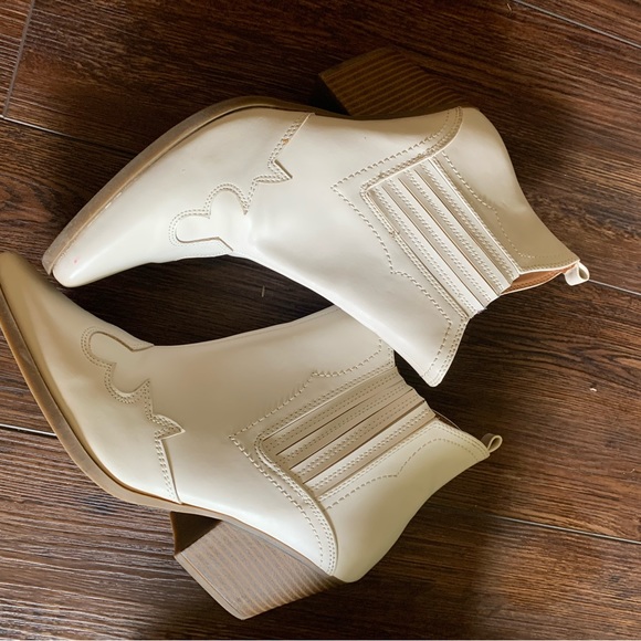 ❤️👢Indigo Rd. Booties - Picture 3 of 6